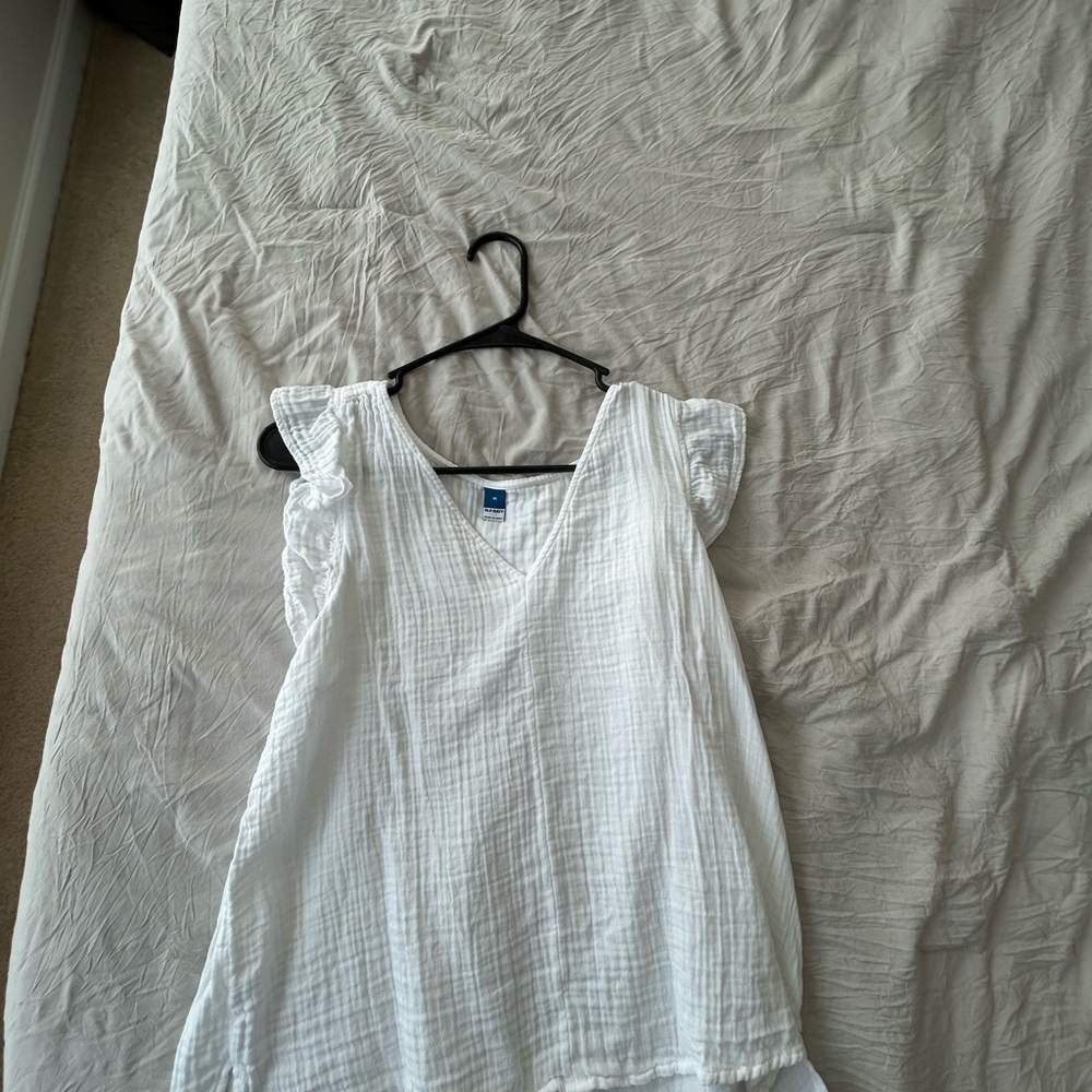 Old Navy Cream V-Neck Textured Top